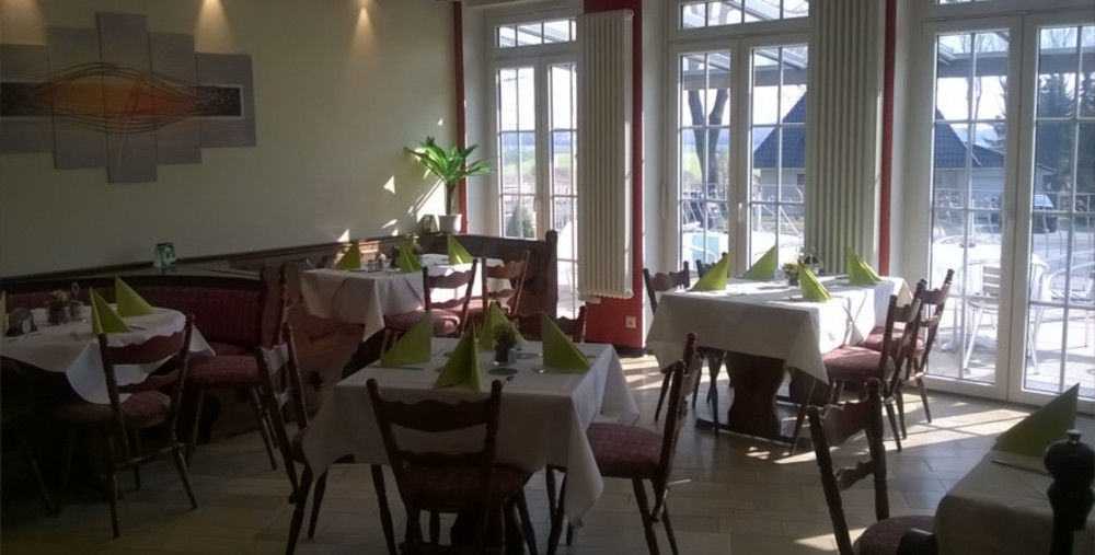 Hotel Restaurant Zum Jaegerheim Wendeburg Exterior foto